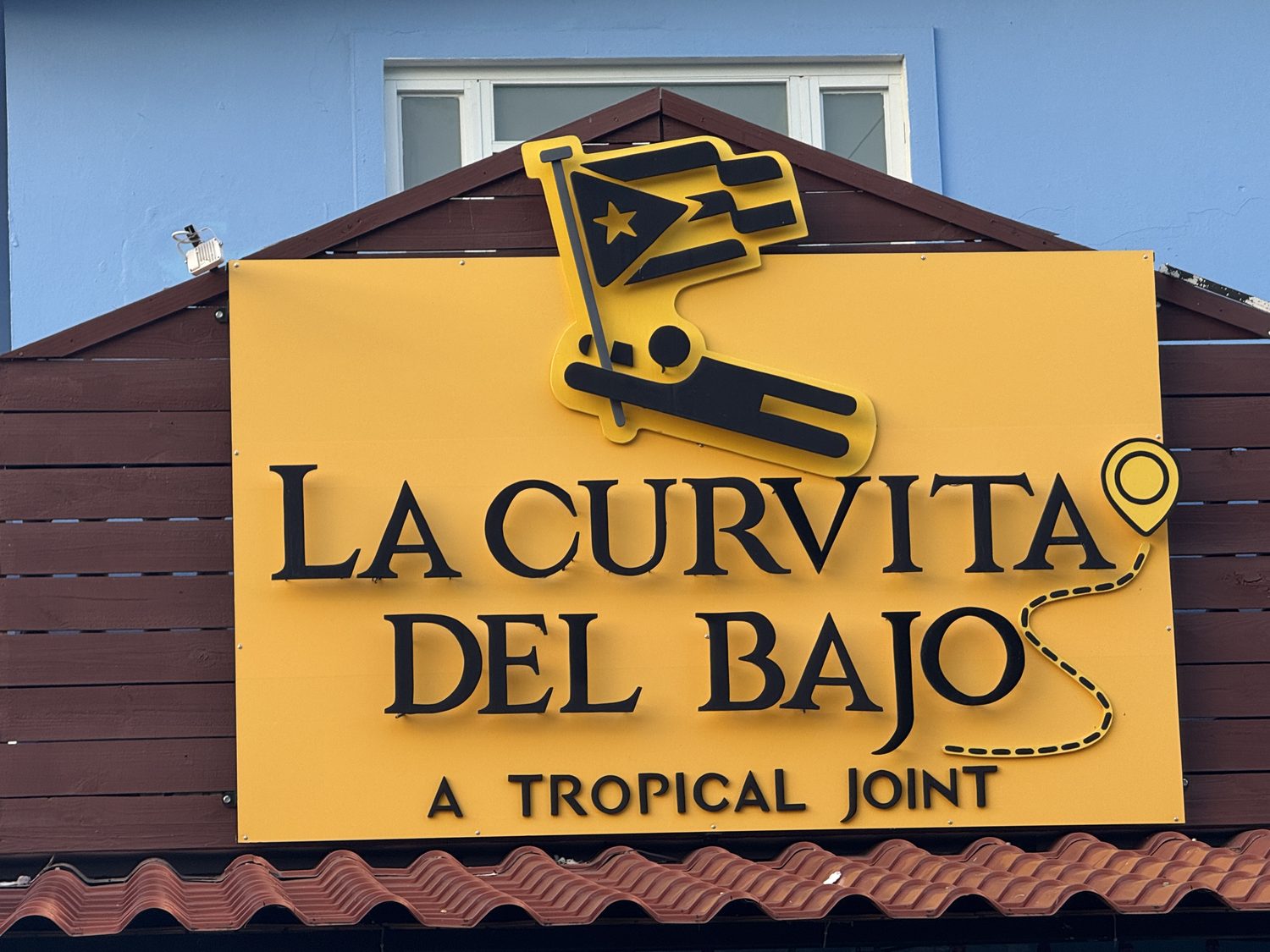 Rótulo de La Curvita del Bajo — A Tropical Joint